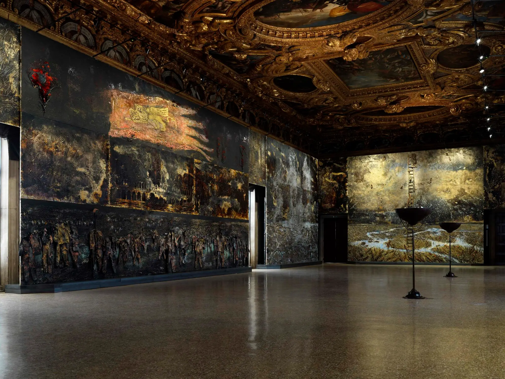 Allestimento Tosetto per una grande installazione d'arte a Palazzo Ducale, Venezia